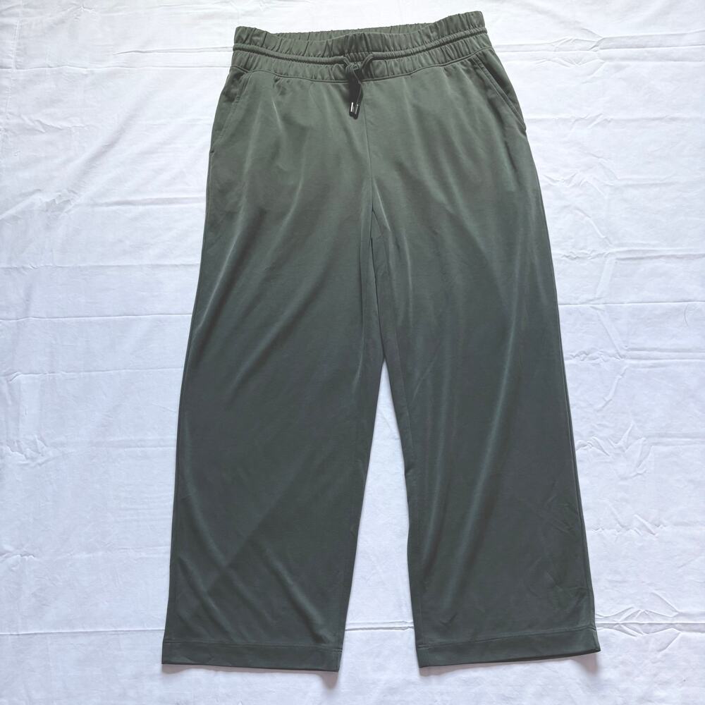 Lou & Grey Luvstretch women's sz Medium wide leg pants pull on sage green casual